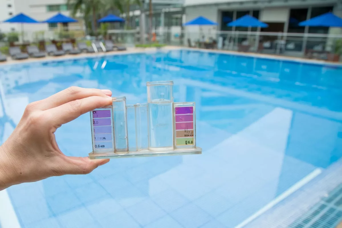 les_Produits_Chimiques_dans la piscine Plombier Marrakech